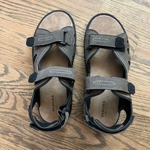 NEW!! Sonoma Matthew Brown Boys 6 med sandal
